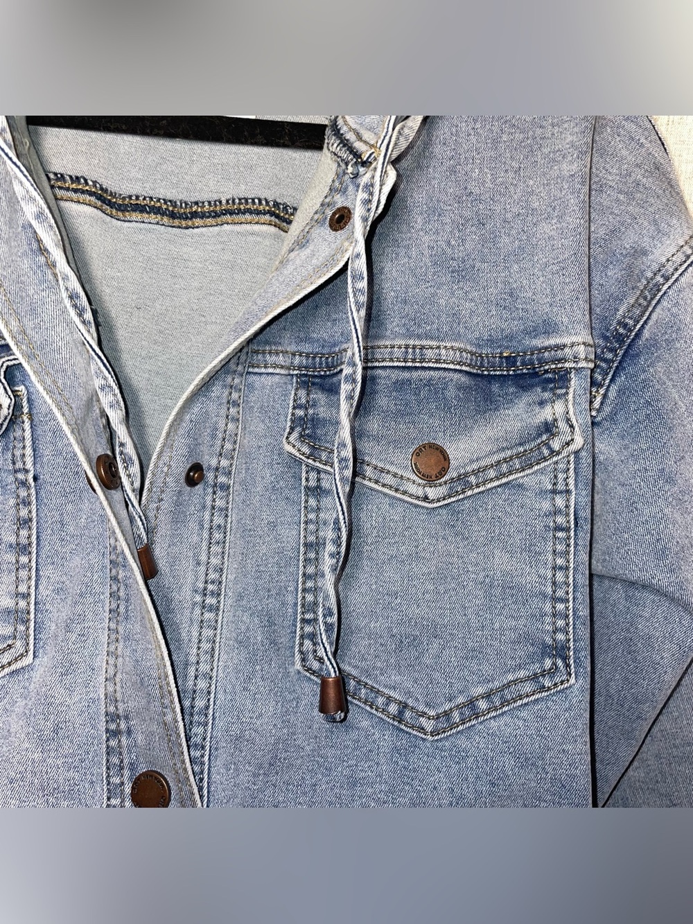 OAT New York Women’s S Hooded Cropped Denim Jacket Light Wash Boxy Relaxed Fit - Picture 8 of 13
